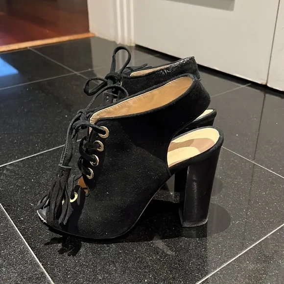 Show stopping black suede heels with tassels! WOW! - Picture 2 of 4